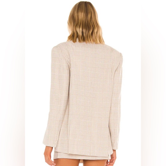 L'Academie / Revolve Abigail Blazer in Tan & White.
Color: Tan & White - Picture 6 of 10